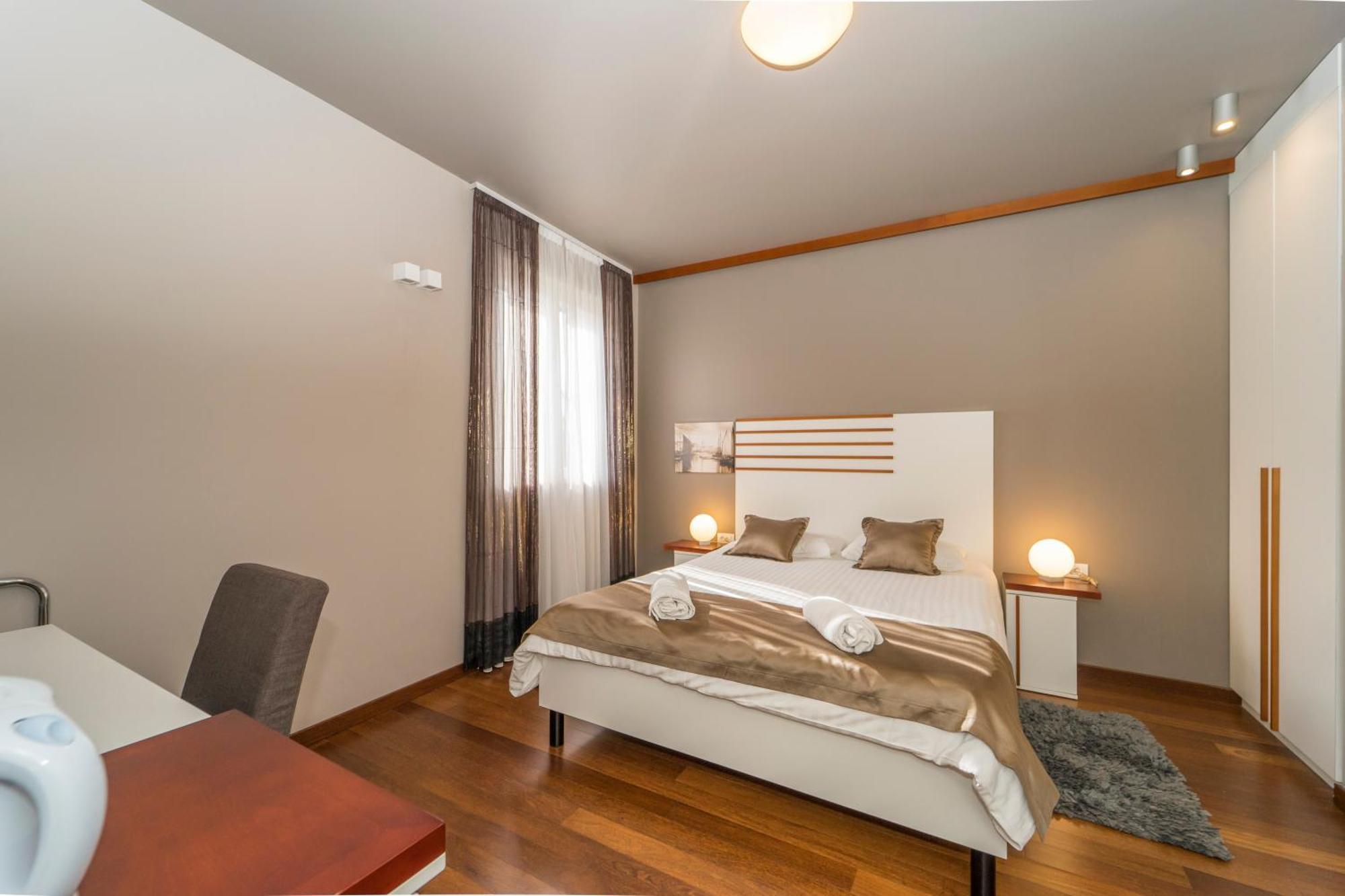 Luxury Rooms And Apartment Silente Bacvice Split Kültér fotó